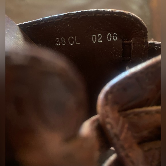 Dior Wood And Leather heels are a size 8. - Picture 10 of 11